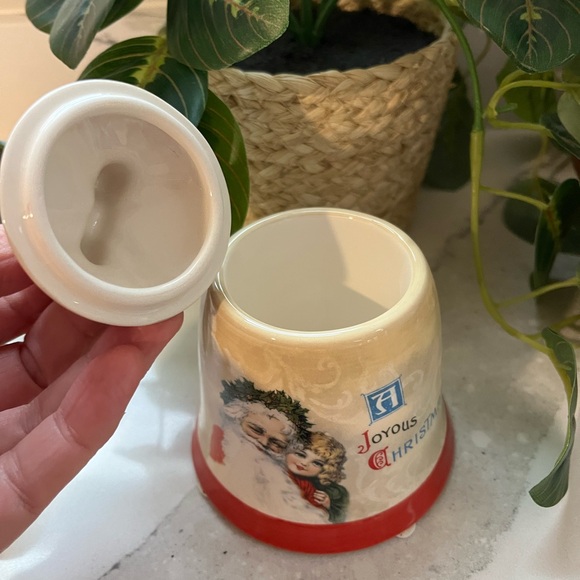 🎄YANKEE CANDLE VOTIVE CANDLE HOLDERS “CHRISTMAS PAST” - Picture 9 of 15